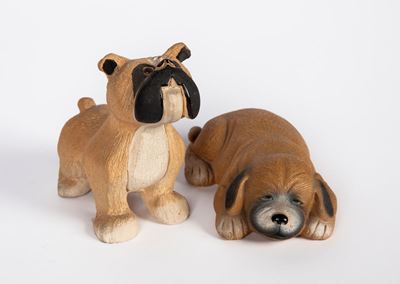 Due Figure di Cane Diverse