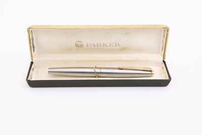 Parker - Penna Stilografica Vintage in Acciaio e Metallo Dorato