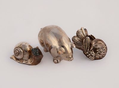 Tre Piccole Figure Rivestite in Lamina Argentata