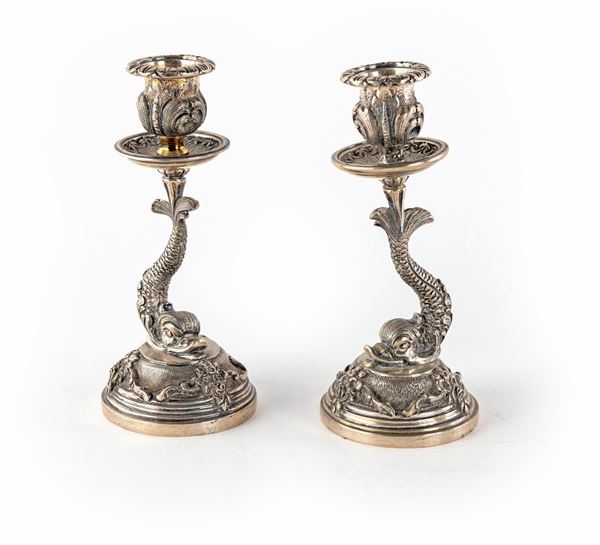 Coppia di candelieri da tavola in argento 800