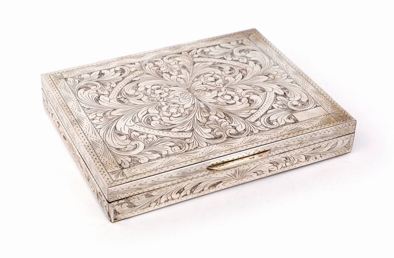 Scatola da Tavolo in Legno Rivestita in Argento 800