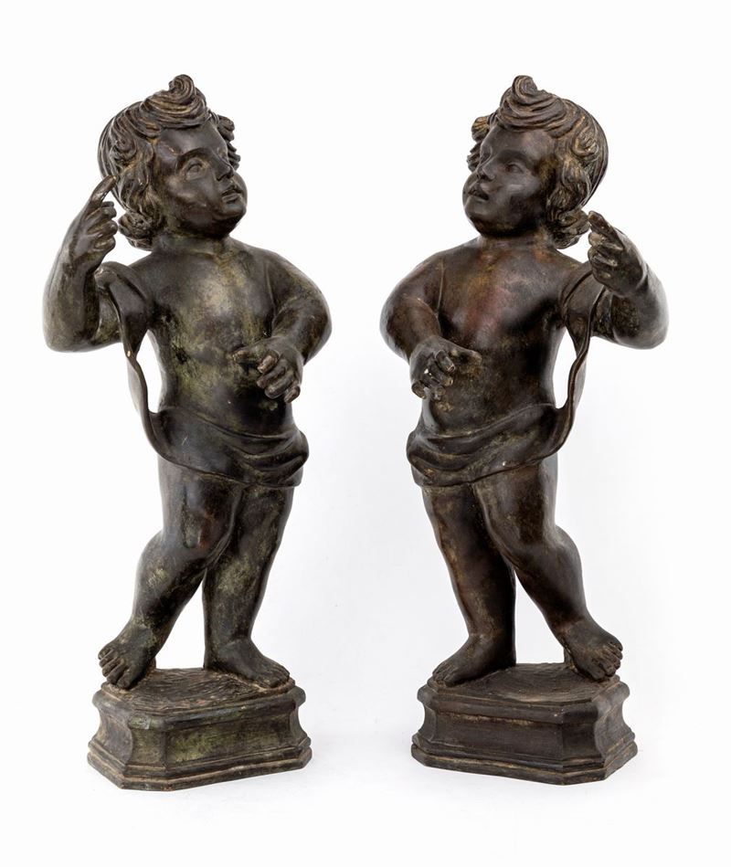 Coppia di Putti in Bronzo Patinato