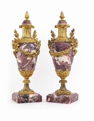 Coppia di Vasi Ornamentali in Marmo Rosso di Cottanello e Bronzo Dorato, XX Secolo