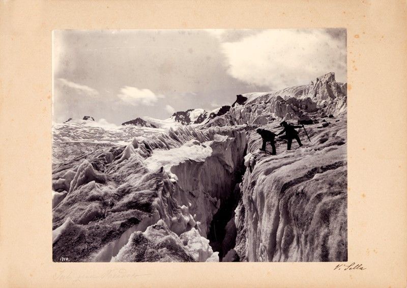 Scuola Napoletana della Fine del XIX Secolo - Crepaccio, Punta di Ceresole, Gran Paradiso dal Ghi...
