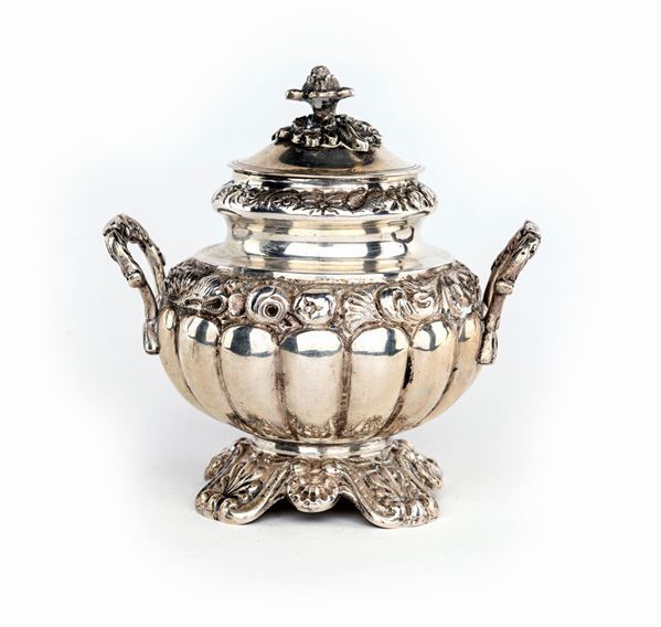 Zuccheriera biansata in argento con coperchio, Napoli, bollo del fascio