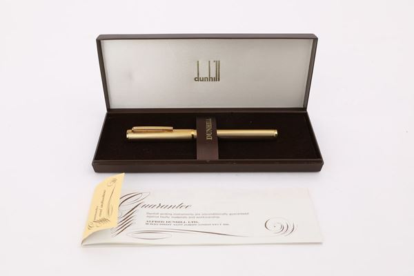 Dunhill, penna stilografica in metallo dorato