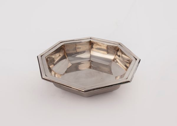 Vaschetta in metallo argentato, Cassetti