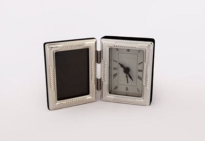 Orologio da Tavolo in Metallo Argentato, al Quarzo, con Sveglia e Portaritratti