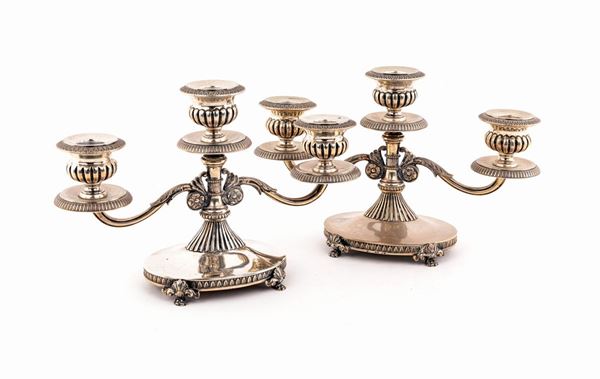 Coppia di candelabri da tavola in argento a tre luci  - Asta Argenti Antichi e da Collezione - Casa d'Aste Arcadia