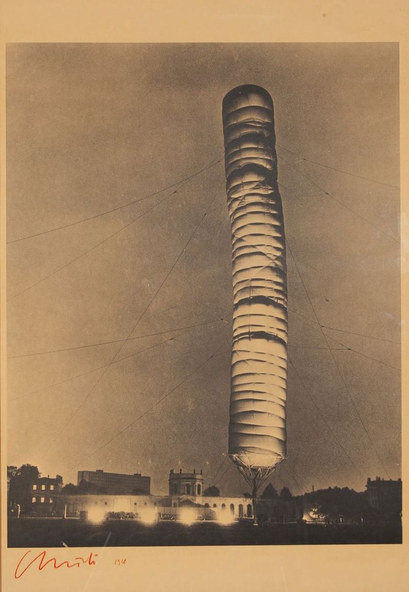 Christo - 5.600 Cubicmeter Package, Documenta IV, Kassel, 1967/68