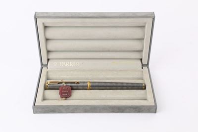 Parker - Penna Stilografica in Argento 925 Ciselé con Particolari Dorati
