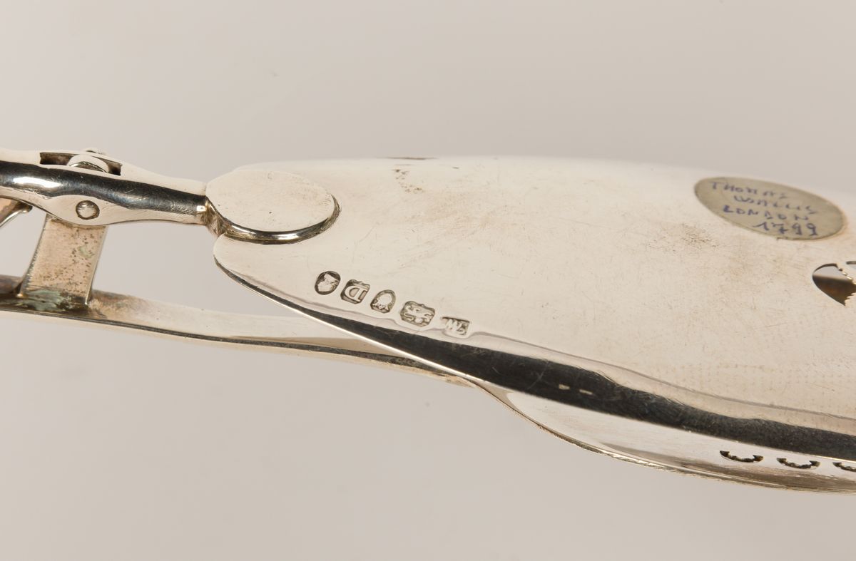 Pinza per Servire in Argento, Londra 1799, Argentiere Thomas Wallis