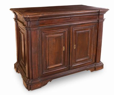 Credenza in Noce, Italia Centrale, XVII Secolo