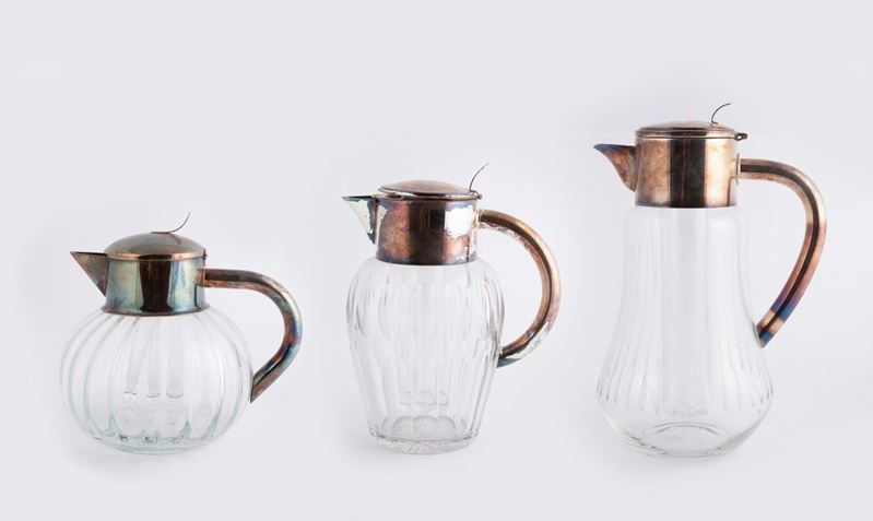 Tre caraffe in vetro