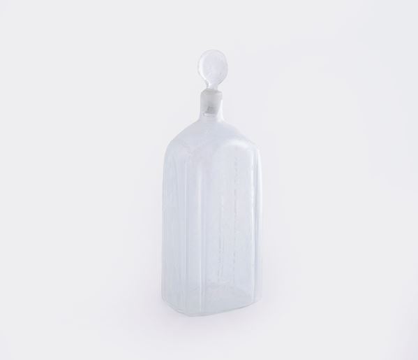 Antica bottiglia in vetro soffiato con tappo  - Asta Asta a Tempo - L'Arte del Vetro - Casa d'Aste Arcadia