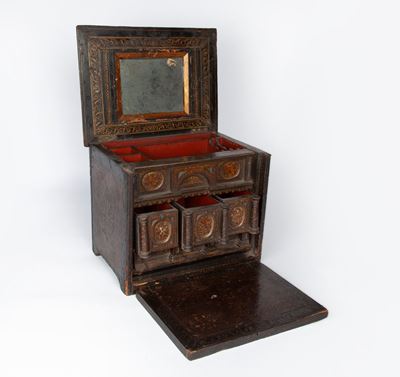 Scrigno in Legno Dipinto e Dorato, XVIII Secolo