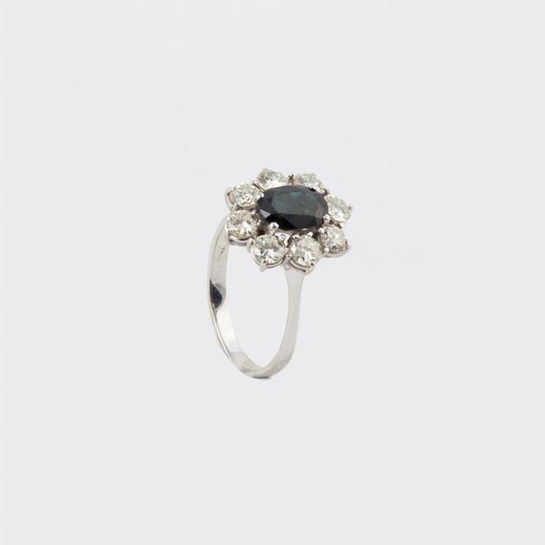 Anello in oro con zaffiro e brillanti