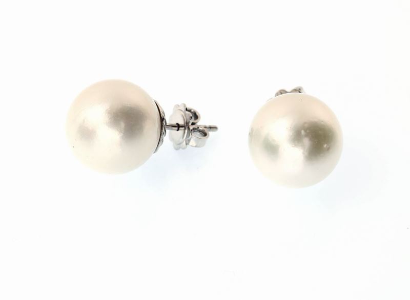 Coppia di Orecchini in Oro e Perle