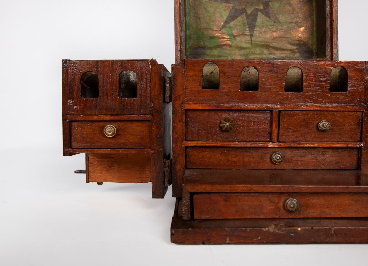 Cofanetto da Speziale in Noce con Finiture in Metallo, XIX Secolo