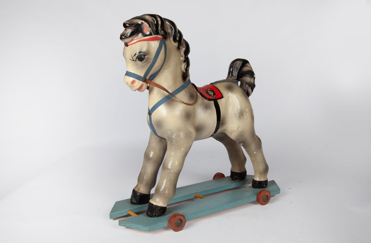 Piccolo Cavallo da Traino in Plastica Dipinta, Migliorati, Anni Sessanta