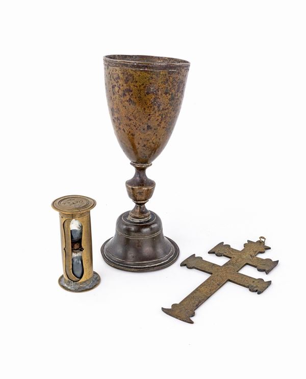 Tre antichi oggetti ecclesiastici
