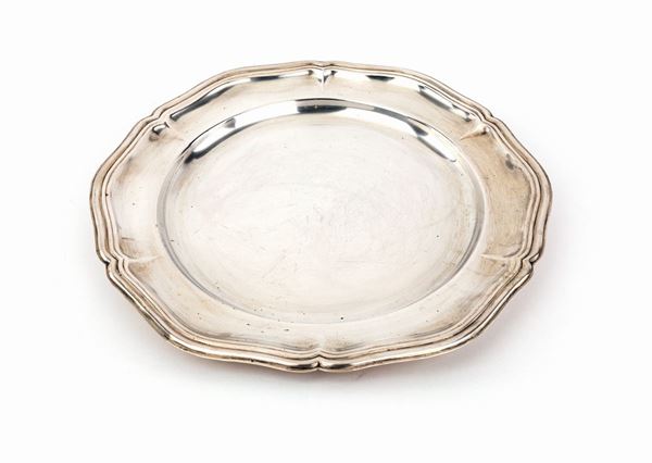 Piatto circolare in argento  - Asta Argenti Antichi e da Collezione - Casa d'Aste Arcadia