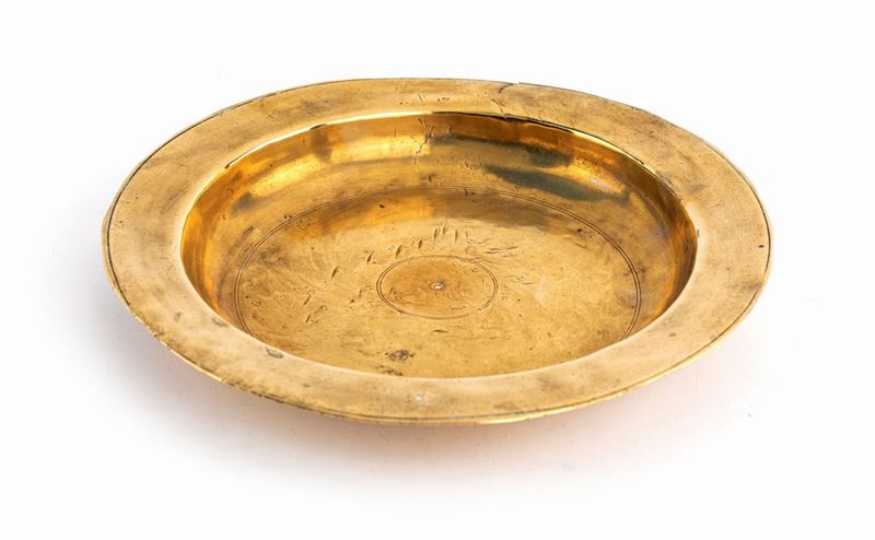 Antico Piatto in Ottone Dorato