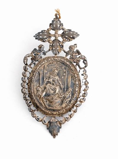 Medaglione in Lamina D'argento Sbalzata, Italia Meridionale, XIX Secolo