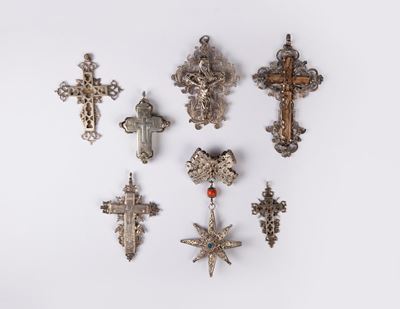 Sei Antiche Croci Reliquiario ed un Pendente in Filigrana D'argento, XVII, XVIII e XIX Secolo