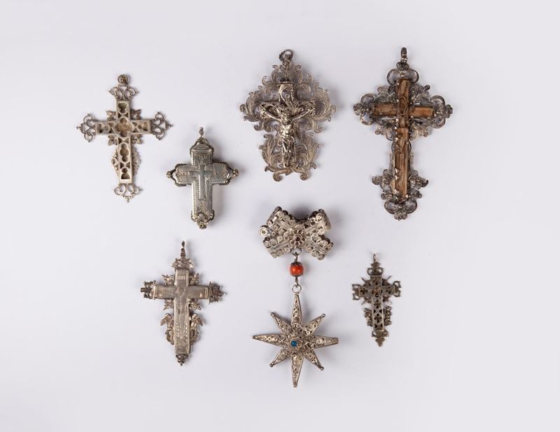Sei Antiche Croci Reliquiario ed un Pendente in Filigrana D'argento, XVII, XVIII e XIX Secolo