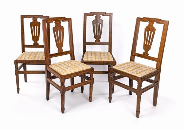 Quattro sedie in noce, fine del XVIII secolo