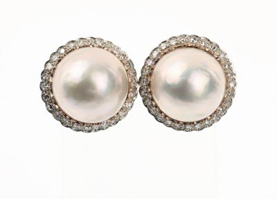 Orecchini con Perla Mabè e Diamanti