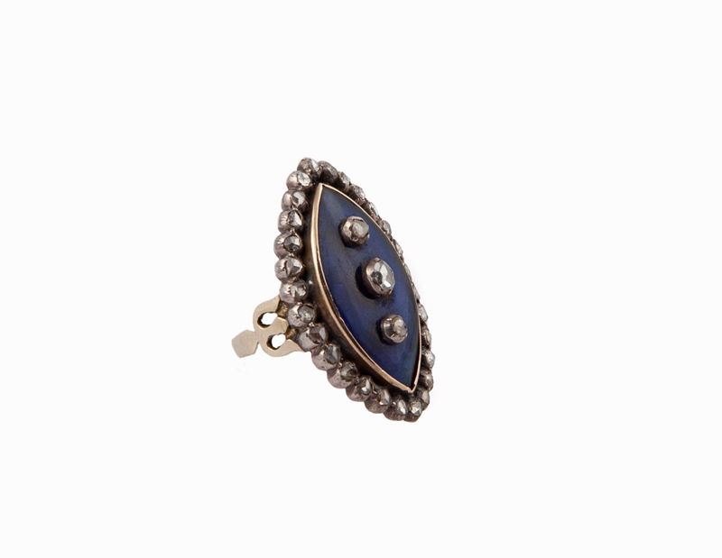 Anello Antico a Marquise in Oro, Argento, Diamanti e Smalti