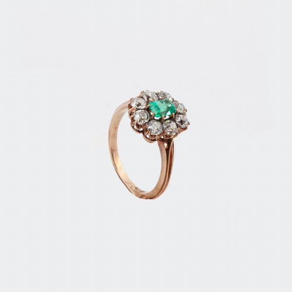 Anello antico di linea classica in oro, smeraldo e diamanti  - Asta Fine Jewels and Watches - II - Casa d'Aste Arcadia