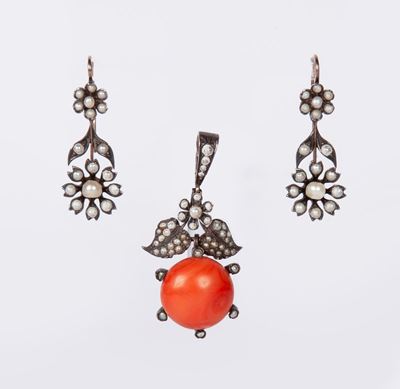 Parure di Orecchini e Pendente in Argento Antico