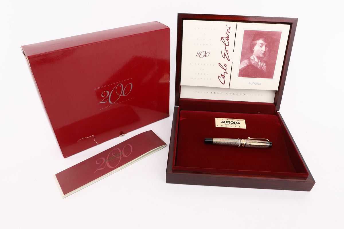 Aurora Carlo Goldoni 200 - Penna Stilografica in Argento 925% con Particolari Placcati in Oro