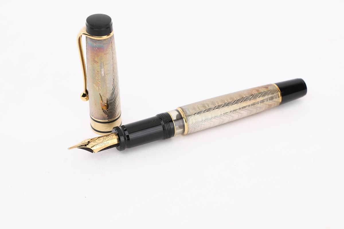 Aurora Carlo Goldoni 200 - Penna Stilografica in Argento 925% con Particolari Placcati in Oro