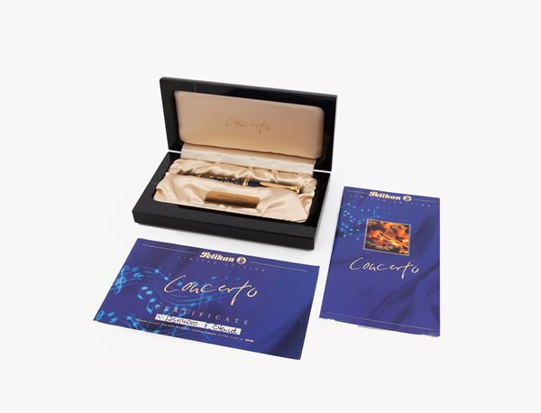 Pelikan Concerto Limited Edition - Penna stilografica in metallo smaltato con fascia in argento 925/000 placcata in oro giallo. Mod. 962.779