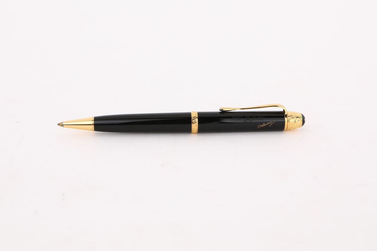 Montblanc Meisterstuck Voltaire - Penna a Sfera in Vernice con Particolari in Argento 925 Dorato