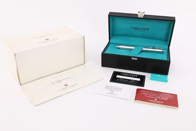 Caran D'ache Lagoon - Penna Stilografica Metallo Rodiato ed Argentato con Inserti in Madreperla