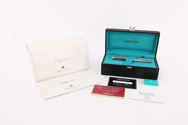 Caran D'ache Collection Privé Lagoon 2001 Limited Edition - Penna Stilografica in Metallo Argenta...