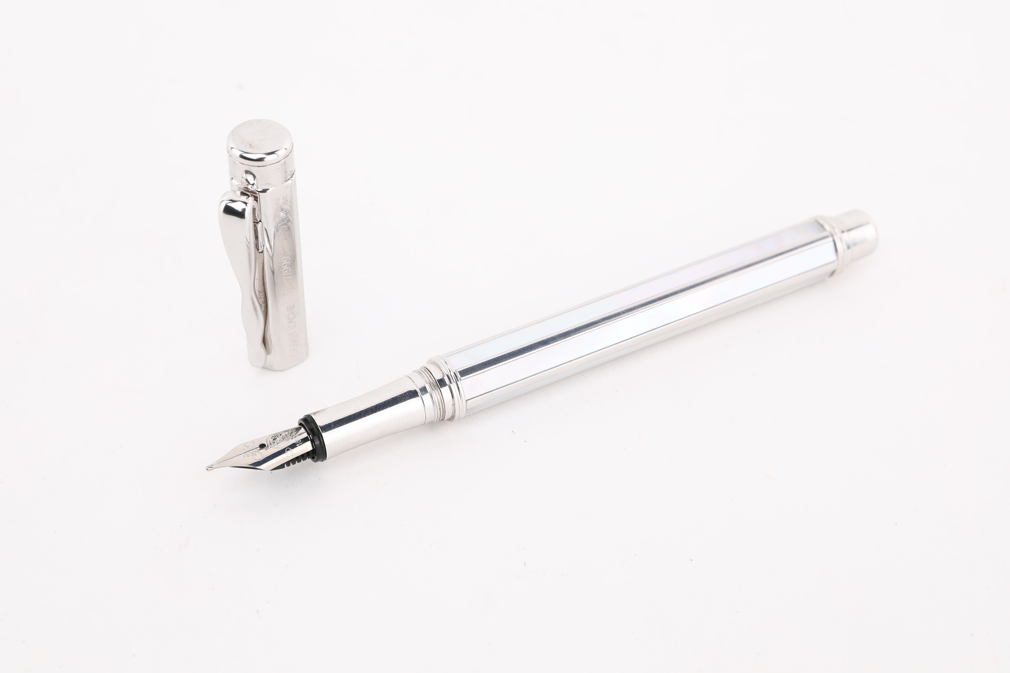 Caran D'ache Collection Privé Lagoon 2001 Limited Edition - Penna Stilografica in Metallo Argenta...