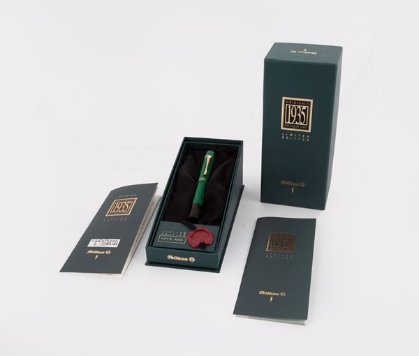 Pelikan Original 1935 Limited Edtition - Penna stilografica in resina verde con particolari in metallo dorato