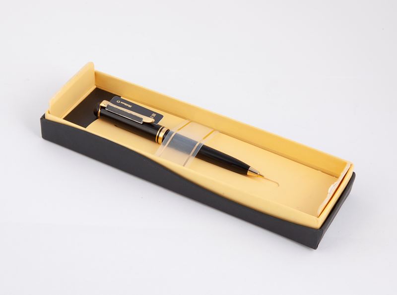 Pelikan Souveran D300 - Portamine in Vernice Nera