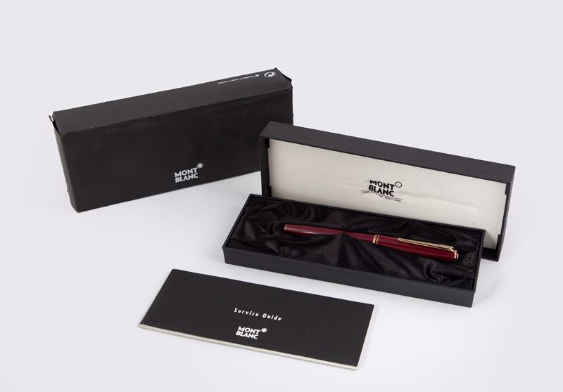 Montblanc Classic - Penna Stilografica in Resina Bordeaux con Particolari Dorati