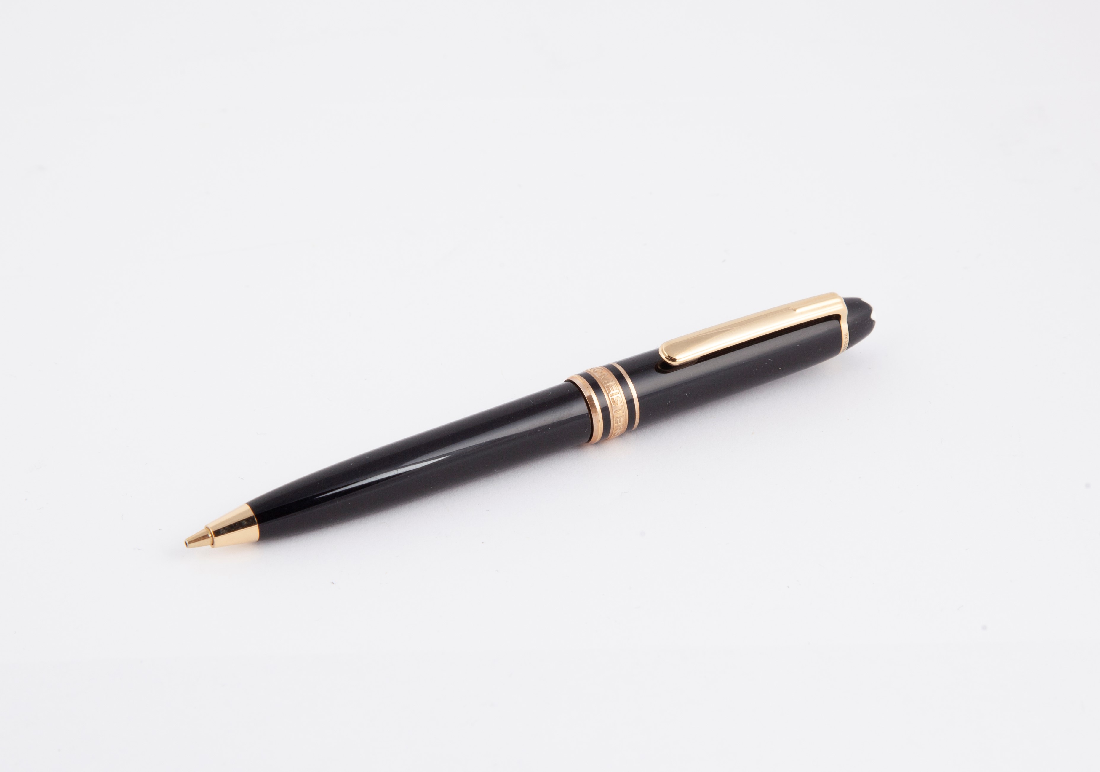 Montblanc Classic - Penna Stilografica in Resina Bordeaux con Particolari Dorati