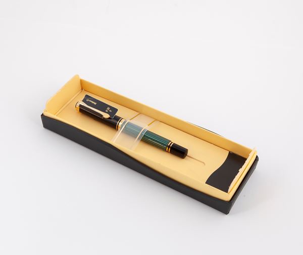 Pelikan Souveran M300 - Penna stilografica in vernice verde e nera