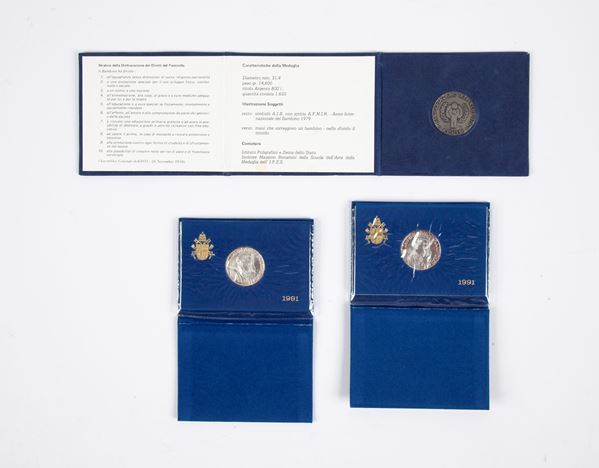 Lotto 2 monete 500 lire 1991 Giovanni Paolo II Città del Vaticano; e medaglia Anno Internazionale del Fanciullo 1979 Repubblica Italiana