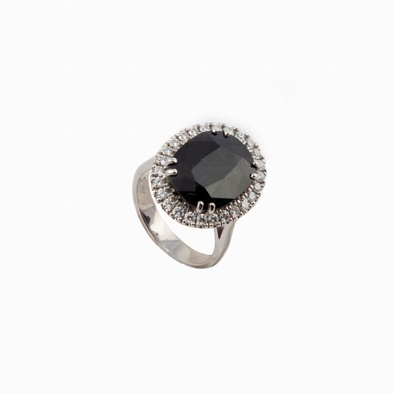 Anello di Linea Classica in Oro con Zaffiro e Brillanti