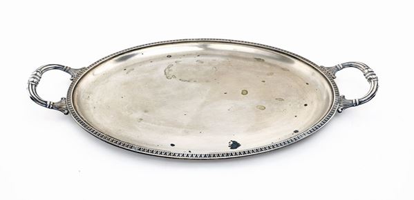 Vassoio ovale in argento con manici